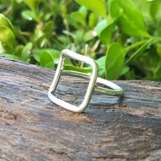 This Open Square Karma Silver Minimalist Ring has a Dainty Thin look and is for everyday wear.  This is a trendy and stylish design, with comfortable fit. Material: 925 Sterling Silver Open Square: about 14mm by 14mm, 1.6mm thick, very light hammered plain surface or Twisted Rope Pattern.  It is slightly curved, according to the shape of the ring band. Ring Band Thickness:  about 1.6mm in diameter, very light hammered plain surface. ** For Size 10 and up: Measurement of material will be 2mm in d Rope Pattern, Square Photos, Minimalist Ring, Minimalist Rings, Ring Band, Ring Sterling Silver, Sterling Ring, Rings Statement, Band Ring