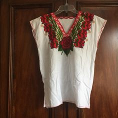 Shirt With Gorgeous Flower Details. From Mexico, Never Worn. Fits A Medium, But Could Fit A Small If You Prefer It To Be Larger. Mexican Shirts Woman, Mexican Clothes, Mexico Shirt, Mexican Shirt, Mexico Shirts, Mexican Shirts, Mexican Outfit, Handmade Shirts, Craft Fair