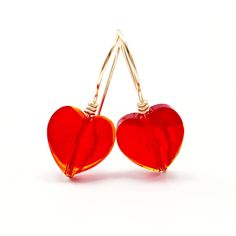 Delicate Heart Red Crystal Earrings, With Gold fill Wire. It's minimalist style make in detail unique. Beautiful Heart earrings in half embroidery make an excellent finish in these classic earrings. For these beautiful earrings you can choose to make us in any of our wrapped wire: rose gold, silver or gold the one you like best Receive these earrings in a box ready to give to make a detail to your IF YOU ARE INTERESTED IN BUYING THE CHAIN OF THIS NECKLACE, I LEAVE YOU THE LINK https://www.etsy.c Black Heart Earrings, Black Crystal Earrings, Raw Stone Earring, Red Heart Earrings, Crystal Heart Earrings, Simple Hoop Earrings, Blue Crystal Earrings, Asymmetrical Earrings, Mini Earrings