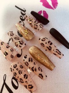 These are the most AMAZING cheetah nails out there! Here, you'll find the best cheetah nails acrylic coffin, bnude cheetah nails with gold glitter, cheetah nail art designs, nude leopard nails with glitter, cheetah nails coffin, cheetah nail designs, plus cheetah print nails coffin, cheetah print nails acrylic long and more! In addition, there's also cute leopard print nails acrylic long, leopard print nails glitter, leopard print nail designs, leopard nails coffin and leopard nails designs. Neutral Leopard Print Nails, Cheetah Nails Stiletto, Jaguar Nails, Melanin Nails, Nails With Gold Glitter