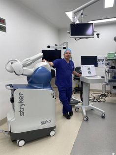 Cutting edge: South Coast orthopedic surgeon Dr Paul Jarman with the new MAKO robot for joint replacements at Wollongong Private Hospital. Picture: Supplied Hospital Tools, Mars Settlement, Room Snapchat, Partial Knee Replacement, Hospital Room Snapchat Stories, Ligaments And Tendons