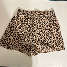 Nwt, Has Pockets, Cute And Comfortable Chic Leopard Print Shorts, Chic Leopard Print Short Bottoms, Brown High-waisted Shorts For Summer, Brown High-waist Shorts With Elastic Waistband, Brown High Waist Shorts With Elastic Waistband, Chic Short Leopard Print Bottoms, High Waist Brown Shorts With Elastic Waistband, Short Brown Bottoms For Day Out, Brown Shorts With Elastic Waistband For Day Out