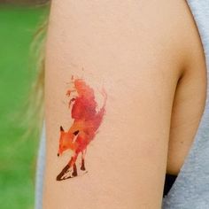 watercolor tattoos... love this idea! Small Fox Tattoo, Watercolor Fox Tattoos, Watercolour Tattoos, Fox Tattoo Design, Kunst Tattoos, Harry Potter Tattoos, Fox Tattoo, Wolf Tattoos, Disney Tattoos