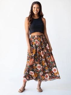 Orange Floral Skirt, Effortless Outfit, Full Length Skirts, Fun Pants, Boho Aesthetic, Boho Pants, Comfy Tops, Orange Bag, Natural Life