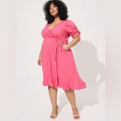 Torrid Sz 1 1x 16 18 Midi Swiss Linen Surplice Dress In Honeysuckle. Nwt. 100% Rayon. Short Sleeves With Ties. Pockets. Swiss Dot Textured Woven Fabric. Pit To Pit 21 Inches Shoulder To Hemline 41 In Front; 44 In Back Chic Mood Board, Pink Plus Size Dresses, Fancy Attire, Challis Dress, Pink Plus Size, Plus Size Pink, Knit Skater Dress, Skull Dress, Midi Tank Dress