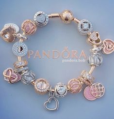 Pandora Set, Charm Bracelets For Girls, Pandora Bracelet Charms Ideas, Girly Bracelets, Pandora Bracelet Designs, Pandora Jewelry Charms, Crystal Bead Jewelry, Preppy Jewelry, Bracelet Inspo