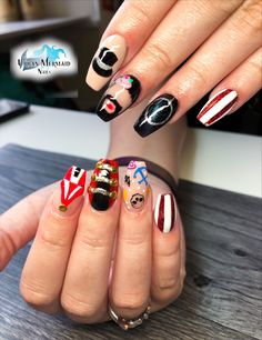 Greatest Showman Makeup Ideas, Circus Ringmaster Nails, Circus Themed Nails, This Is Me Tattoo Greatest Showman, Circus Theme Nails, Circus Nails Designs, Carnival Nails Designs, Circus Ring, Circus Nails