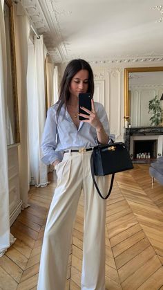 The Outfits Fashion People Wear in London and Paris | Who What Wear Casual Dresses For Summer, Spring Business Casual Outfits, Stile Casual Chic, Outfit Elegantes, Business Professional Outfits, Corporate Fashion