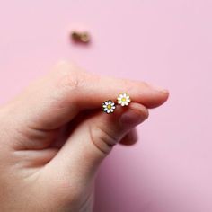 Tiny Daisy Flat Back Stud Earrings - 18K Gold Plated Earrings Huggies, Baby Earrings, Flat Back Earrings, Soft Toothbrush, Comfortable Flats, Small Earrings, Girls Earrings, Screw Back Earrings, Sensitive Ears