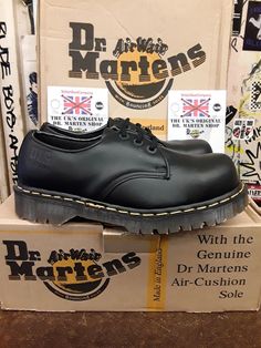 Dr Martens Steel Toe Dr Martens Industrial Shoes Made In England. Featuring a 3 eyelet profile, classic yellow stitching, soft waxy leather and hard wearing Commando sole unit. These shoes are a great example of durable Made In England Dr Martens from the Golden Era.  Size 6 UK £245 Classic Leather Shoes With Studded Rubber Outsoles, Leather Footbed Lace-up Oxfords For Streetwear, Leather Lace-up Shoes For Streetwear, Lace-up Leather Shoes For Streetwear, Leather Oxfords For Streetwear With Leather Footbed, Leather Oxfords For Streetwear, Doc Martens Outfits, Profile Classic, Dr Martens White