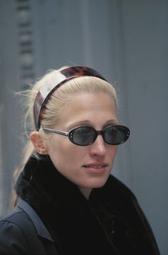 How to Replicate Carolyn Bessette-Kennedy’s Signature Style Carolyn Bessette, Jfk Jr, Meg Ryan, Priscilla Presley, Jane Birkin, Meryl Streep, Gwyneth Paltrow, Grace Kelly