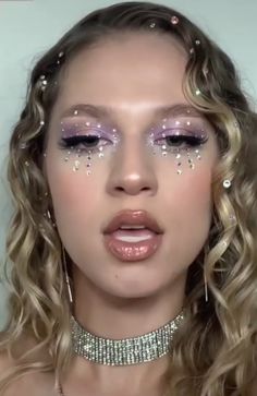 Fairy Makeup With Rhinestones, Make Up With Jewels, Space Makeup Futuristic Make Up, Mirror Ball Makeup, Rhinestone Tears Makeup, Lollapalooza Makeup, Make Up For Party Night, Eye Looks With Rhinestones, Euphoria Hairstyles