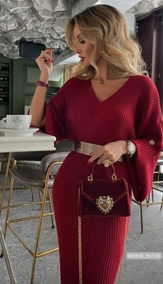 #Winter#WinterOutfits#Fashion2024#SeasonalFashion#WinterTrends#StyleTips#ColdWeatherOutfits#Skirts#Layering#MidiSkirtsIdeas#OutFitIdeas#WinterFashion#WinterOutfitsAesthetic#WinterOutfitsKorean#WinterOutfitsForWomen#ChristmasOutfit Victoria Fox Outfits, Trendy Date Night Outfit, Elegant Outfit Classy, Skandinavian Fashion, فستان سهرة, Winter Mode, Inspired Outfits, Women Long Dresses, Fashion Mode