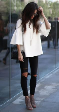 Say yes to the sleeve. Plus you can. Ever have enough white. I like solid pieces that are still interesting because of their details. Áo Blu, Thanksgiving Outfits, Mode Casual, Trend Fashion, Denim Overalls