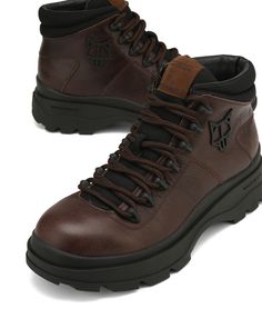 Product Description Introducing ASPIRE, our latest boot for the up and coming AW23 collection that blends rugged durability with contemporary style. Crafted with a heavy-duty full leather upper, these shoes are built to withstand the toughest terrains and provide lasting comfort. The brand new construction incorporates innovative speed lace eyelets, ensuring a secure fit for every step you take. With dual-color laces, you can effortlessly customize your look, and we've even included a spare lace Urban Brown Leather Boots, Urban Leather Boots With Reinforced Toe, Urban Leather Combat Boots With Round Toe, Urban Leather Winter Boots, Brown Ankle Waterproof Boots For Streetwear, Leather Moto Boots With Vibram Sole For Streetwear, Brown Waterproof Ankle Boots For Streetwear, Urban Leather Boots For Outdoor Activities, Urban Leather Combat Boots For Outdoor