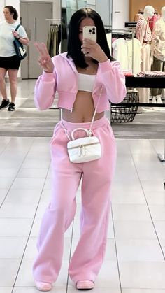 Mansion Exterior, Lounge Outfits, Airport Fits, Pink Lifestyle, Ootd Inspo, Fall Wear, Chill Outfits, Dope Outfits