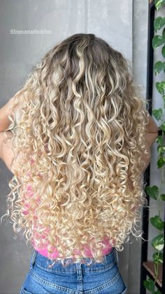 Blonde Partial Highlights Curly Hair, Bright Blonde Curly Hair, Icy Blonde Highlights Curly Hair, Cool Blonde Curly Hair, Blonde Hair Color Ideas For Curly Hair, Curly Blonde Hair Naturally, Blond Highlights Curly Hair, Curly Hair Highlights Blonde