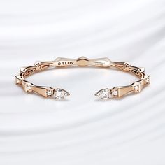 18K Rose Gold Set With 14 White Round Diamonds Of 0.3 Carats And A Pair Of 0.4 Carats Pear Shape Diamonds Gia Certified 18K Gold 12.8 G Gold Jewellery Bracelet, Pear Bracelet, Jewellery Advertising, Diamond Jewelry Set, Bracelet Rose Gold, Jewelry Set Design