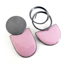 Blush pink earrings. Mismatched earrings. Enamel earrings. Asymmetrical earrings. Contemporary drop post earrings. Oxidized silver earrings Mismatched earrings made of oxidized silver and enamel in blush pink. These asymmetrical long earrings are perfect to wear everyday or on a special occasion, standing out for its originality and bringing personality to your style. From the Pètals collection. These pieces are a one-of-a-kind handmade earrings. Measures: 1.77 inches long and 1.02 inches wide. Modern Pink Dangle Earrings, Handmade Minimalist Pink Earrings, Modern Pink Single Earring Jewelry, Modern Single Pink Earring Jewelry, Unique Pink Sterling Silver Earrings, Unique Nickel-free Pink Earrings, Unique Nickel Free Pink Earrings, Pink Minimalist Earrings As Gift, Earrings Asymmetrical