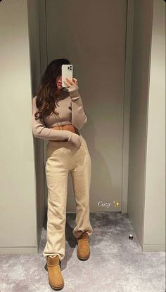 Ugg Outfit Ideas, Uggs Outfit, Aesthetic Fall, Outfit Fall, Outfit Aesthetic, Cozy Outfit, Autumn Outfit