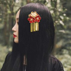 Kanzashi Hair Pin | Eiyo Kimono Creature Reference, Flower Headdress, Japanese Hair, Fantasy Creature, Japanese Hairstyle, Skin Healing, Kimono Cardigan, Kimono Dress, Hair Ornaments