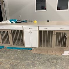 the dog kennel is ready to be installed