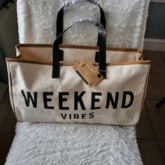 Santa Barbara,Cream ,Black Leather Handles Weekend Vibes Canvas Tote Bag Measures, 19" Long 11" Height ,It Has A Small Stain. Trendy Beige Tote Weekender Bag, Casual Canvas Bag With Leather Handles For Weekend, Chic Weekend Shoulder Bag, Chic Weekend Tote Bag, Chic Tote Bag For Weekend, Casual Weekend Canvas Shoulder Bag, Weekend Rectangular Shoulder Bag With Leather Handles, White Bag With Leather Handles For Weekend, Trendy Canvas Shoulder Bag For Weekend