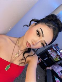 Cop Hairstyle, Latina Hair Styles Short, Latina Hairstyle, Side Part Slick Back, Latina Hairstyles Medium, Mexican Hairstyles, Hoco Hairstyles, Latina Hair, Cute Hairstyles For School