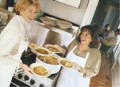 Ina-Garten-Martha-Stewart-Friends-Via-Pinterest • C H E W I N G T H E F A T Ina Garten Aesthetic, Ina Garten Kitchen, Ina Garden, Barefoot Contessa Recipes, Ina Garten Recipes, Barefoot Contessa, Martha Stewart Living, Nigella Lawson, Roasted Beets