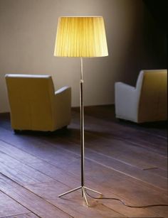 Santa & Cole Pie de Salon G1 Floor Lamp Brass Lampshade, Classic Floor Lamps, Spain Design, Raw Color, Santa Cole, Traditional Lamps, Modern Ceiling Lamps, Floor Lamp Lighting, Led Lampe