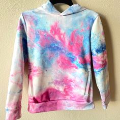 Amazon Essentials Youth Tie Dye Hooded Sweatshirt. Never Worn, In Nwot Condition. Size: Youth Medium Color: Pink, Blue, White Material: 93.9% Polyester Fiber, 6.1% Spandex Comes From A Smoke Free Home. Ships Same Or Next Day! Hooded Tops For School In Spring, Spring Hooded Tops For School, Cute Blue Tops With Drawstring Hood, White Hoodie Top, Casual Pink Sweatshirt For School, Pink Winter Tops For School, Cute Pink Hoodie Top, Pink Winter School Top, Winter Pink Sweatshirt For School