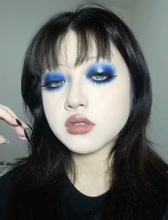 Blue Eyeshadow Outfit Ideas, Red Blue Makeup Looks, 80s Blue Makeup, Blue Eye Makeup Alternative, Goth Makeup Eyeshadow, Emo Blue Makeup, Bold Blue Makeup, Black Blue Makeup, Dramatic Blue Makeup