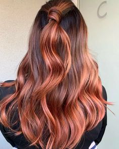 Rose Gold Short Hair, Blond Cenușiu, Rose Gold Hair Balayage, Gold Blonde Hair, Rose Gold Hair Dye, Caramel Blonde Hair, Rose Gold Balayage, Rose Gold Highlights, Gold Hair Colors