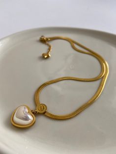 Thick Gold Chain Necklace, Jewellery Photo, Pandora Bracelet Charms Ideas, Thick Gold Chain, Italian Chain, Jewelry Product Shots, Gold Jewellry, Wedding Necklaces, Minimalist Beauty