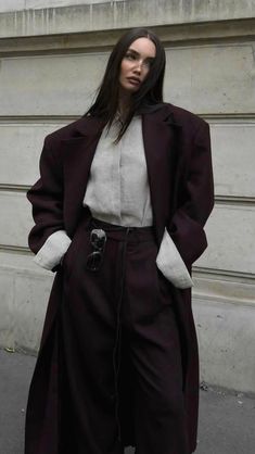 Brown Aesthetic Fall, Fall Aesthetic Dark, Women In Suits, Brown Coats, Oversized Suit, 90s Minimalism, Persian Fashion, Aesthetic Dark Academia, Aesthetic Brown