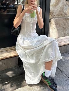 White Maxi Dress Summer, White Spaghetti Strap Dress, Simple Evening Dress, Streetwear Dress, Prom Dresses Simple, Cooler Style, Casual Beach Wear, Maxi Dresses For Women, White Spaghetti Strap