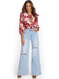 High Waisted Wide Leg Jeans, Jeans Look, Cool Look, Ruffled Blouse, Wide Legs, Petite Fashion, Retro Inspired, Wide Leg Jeans, Fabric Care