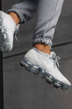 Nike Air flyknit Vapormax Pure Platinum Price: £134.99 Condition: Brand New 10/10 Size: UK10 US11 EU45 Flyknit Shoes, Black Nike Sneakers, Crossfit Shoes, Air Shoes, Track Shoes