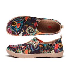 UIN Footwear Women UIN Women's Artist-Designed Slip-On Canvas for Travel Cotton Duck Canvas Sneakers Wonder Mandala Toledo I Canvas loafers Outdoor Walks, Gatto Carino, Travel Shoes, Gentle Touch, Mens Slippers, Hot Weather, Toledo, Starry Night, Sneakers Fashion