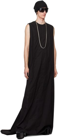 Lightweight GOTS-certified organic cotton poplin dress. · Paneled construction · Crewneck · Raw edge at asymmetric hem · Press-stud closure at back collar · Godet at back Supplier color: Black Cotton Poplin Dress, Oversized Dress, Poplin Dress, Style Maxi Dress, Rick Owens, Raw Edge, Asymmetric Hem, Cotton Poplin, Gowns Dresses