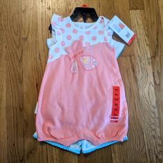 Brand New With Tags. Set Of Two Outfits For A 9-Mo Baby. Pink Cotton Romper With Butterfly And Blue And White T-Shirt & Shorts Set. Flannel Shirt Outfit, Sweats Set, White Polka Dot Shirt, Capri Outfits, Overall Outfit, Brown Outfit, Cotton Romper, Themed Outfits, Boys Hoodies