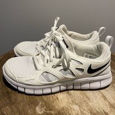 Nike Free Run 2 White/Black/Wolf Grey. New With Box Size 5 Youth Or 6.5 Womens Nike White Running Shoes With Elastic Laces, Nike Gray Low-top Running Shoes, Functional Non-slip White Running Shoes, Nike 5.0 Womens Free Runs, Nike Free Run 2, Nike Air Jordan 6, Orange Sneakers, White Running Shoes, Kids Running Shoes