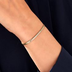 Minimalist Gold Bracelet, Gold Layered Bracelets, Gold Herringbone Chain, Herringbone Bracelet, Gold Snake Chain, Luxury Jewelry Brands, Bracelet Minimalist, Bracelet Mens, Snake Chain Bracelets