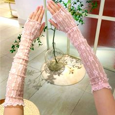 Floral Pattern Fingerless Gloves Nwt Pink Pink Fingerless Gloves, Winter Head Wrap, Cream Gloves, Fur Gloves, Fleece Gloves, Red Gloves, Cashmere Gloves, Pink Fur, Wrist Wrap