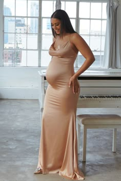 Bianca Stretch Satin Gown Gold Maternity Dress, Maternity Ball Gowns, Fever Aesthetic, Pregnant Wedding Guest, White Maternity Gown, Pink Maternity Gown, Maternity Evening Gowns, Vestidos Para Baby Shower, Pregnancy Fits