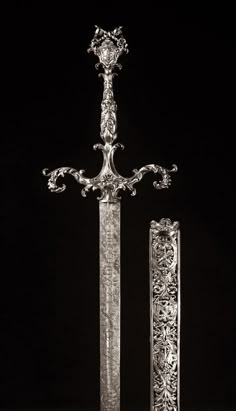 Fantasy Dagger, Knife Aesthetic, Pretty Knives, Fantasy Life, Royal Aesthetic, Cool Swords, Princess Aesthetic, Red Queen, Fantasy Aesthetic