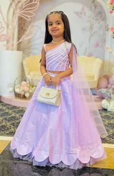 Lehenga For Kids Designer, Kids Girls Dresses Indian, Baby Lehenga Blouse Designs, Kids Dresses For Girls Indian, Kids Lehanga Design Indian Dresses, Kids Lehenga Choli Design, Baby Girl Lehenga Designs, Choli Designs For Kids, Girls Indian Dresses