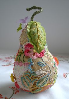 자수 디자인, Fiber Arts, Embroidery Inspiration, Ribbon Embroidery, Crazy Quilts, Fabric Art, Embroidery Projects, Pin Cushions, Art Quilts