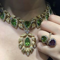 Veschetti Jewels Italia_ Mix and match our Costanza necklace with Nadja ring, the contrast between Peridot and Amethyst compliment both pieces...Italian charm with VeschettiCollection! Peridot Jewelry, Mix And Match, Indian Jewelry, Luxury Jewelry, Amazing Jewelry, Tiara, Antique Jewelry, Bridal Jewelry