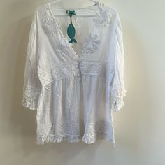 100% Cotton Blouse, Relaxed Fit. Elegant Lace Trim Blouse For Vacation, Vacation Tunic Blouse Fitted, Fitted Tunic Blouse For Vacation, Long Sleeve Tops With Lace Trim For Vacation, Summer Blouse With 3/4 Sleeves For Beach, Summer Blouse For Beach With 3/4 Sleeves, Cotton Blouse With Lace Trim For Vacation, Elegant Cotton Beach Tops, Elegant Cotton Blouse For Vacation